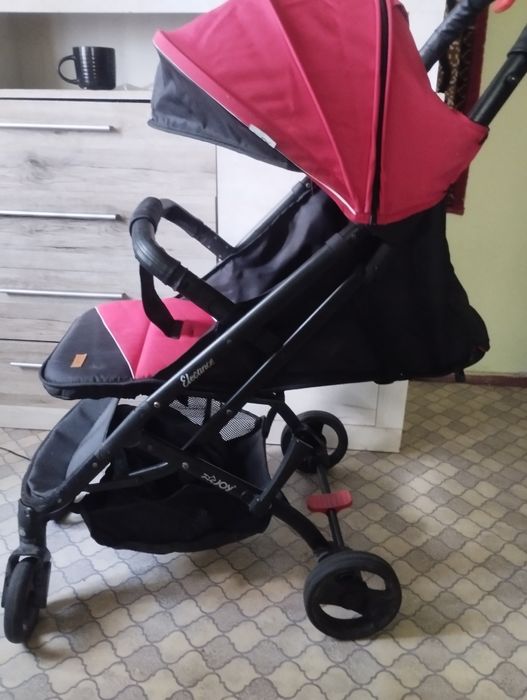Продам коляску фірми joy в хорошому стані є один нюанс видно на фото