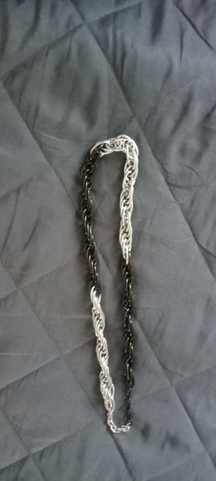 Czarno-biały naszyjnik