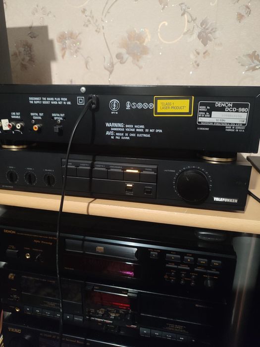 Сиди проигрыватель denon DCD-980.
