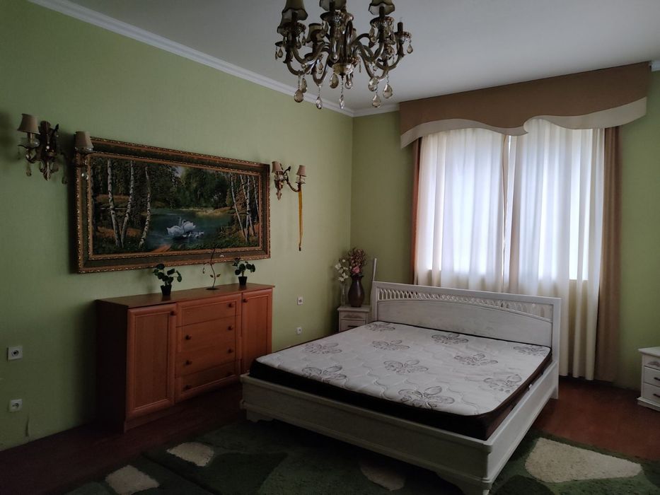 продажа шикарного дома г.Мерефа возле соснового бора