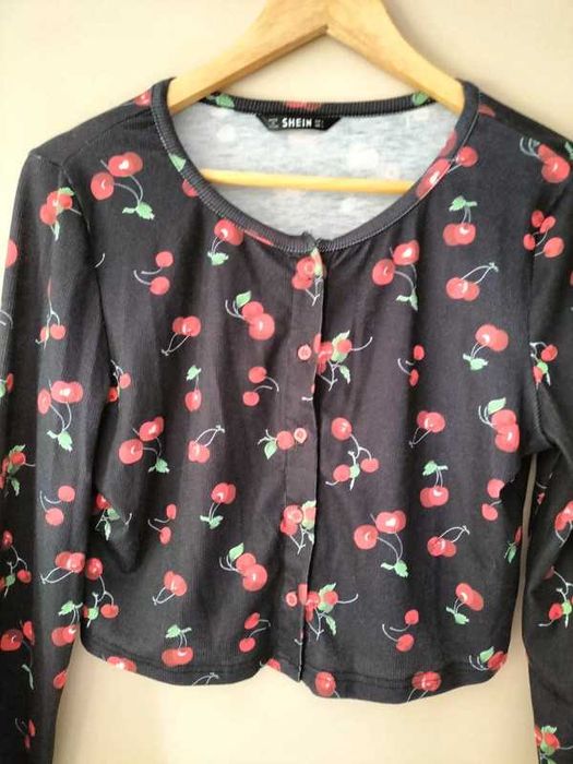 Sweterek kardigan wiśnie prążek zapinany shein