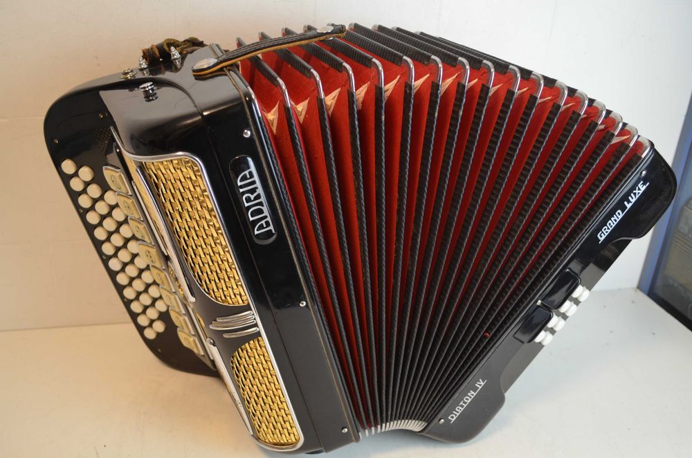 Concertina Adria 4 Voz.N 08