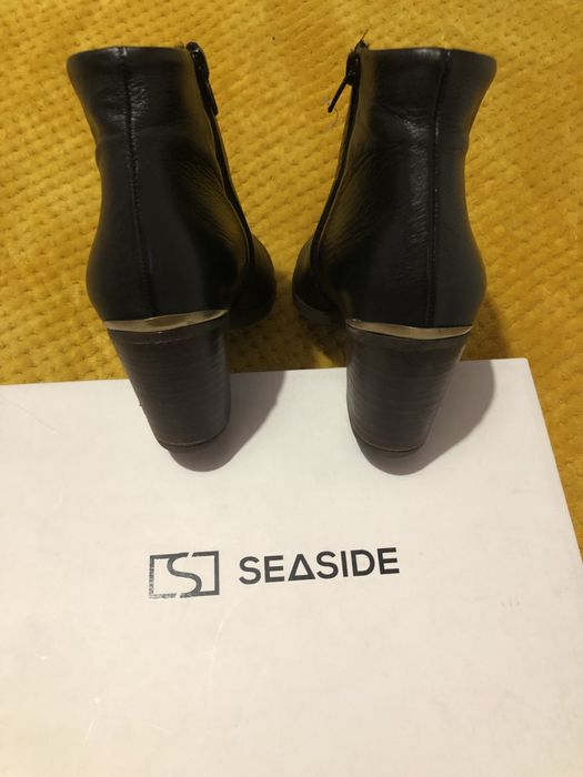 Botas todas em pele Tam.40