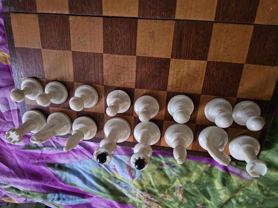 Шахматы советские пластиковые 32х32