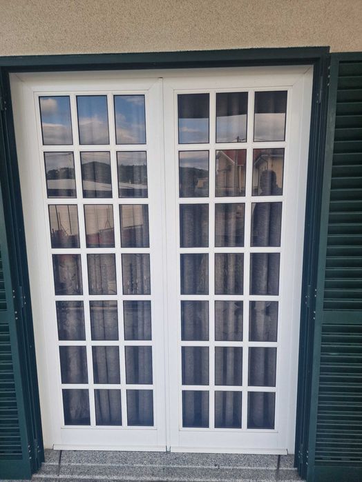 Portas de duas folhas