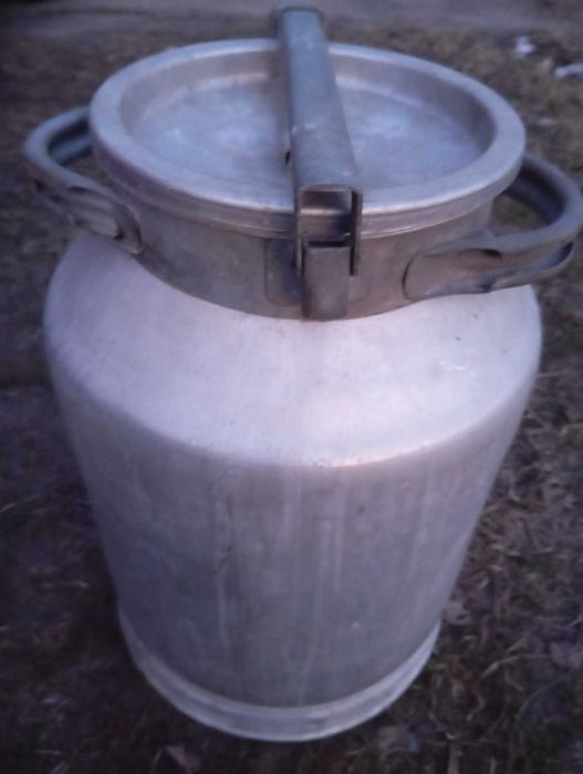 Продам бідони молочні