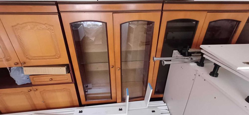 продаю мебельную стенку