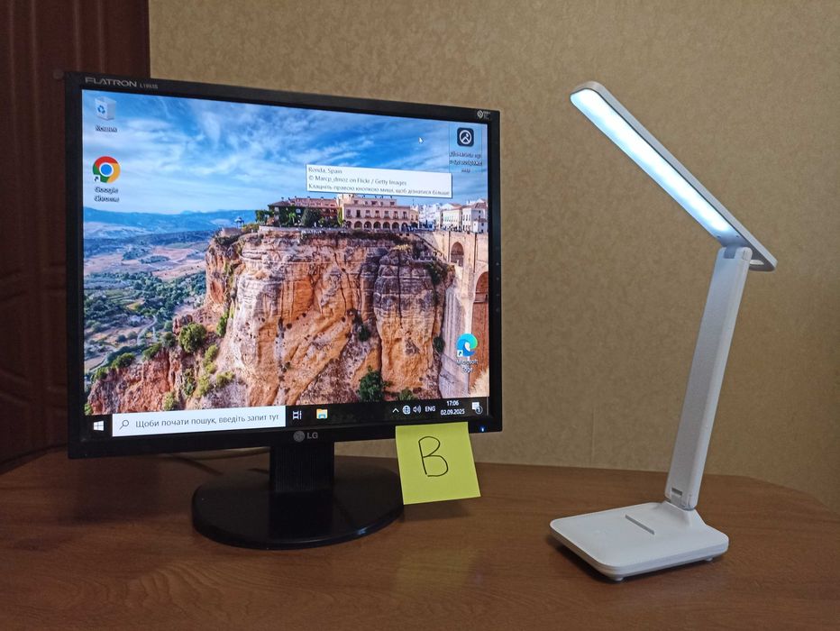 Б/у  монітор  LG