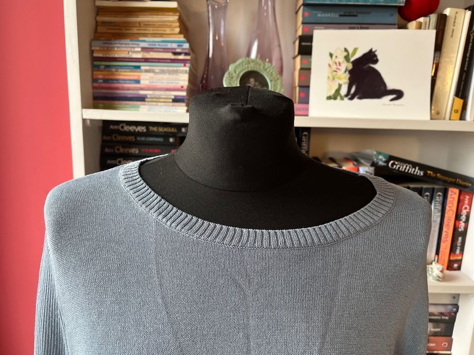 Niebieski sweterek Mango