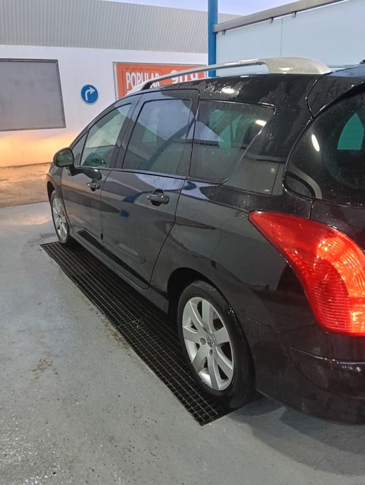 Peugeot 308 SW 1.6 DIESEL 7 lugares