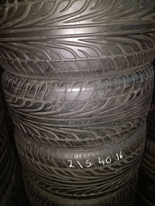 Pneus  215/40/16