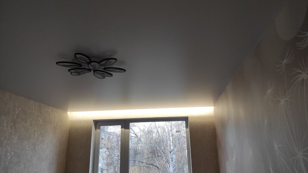 Натяжні стелі  (Натяжни потолки)