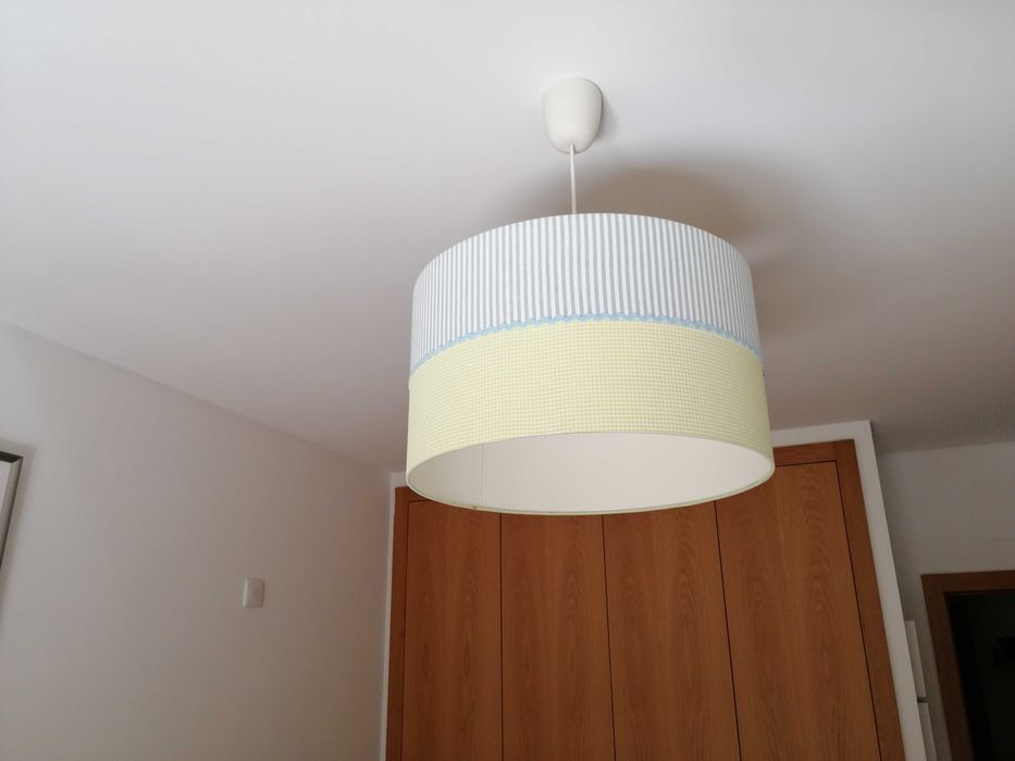 Têxteis quarto de criança: colcha, almofada, cortinados, abajours