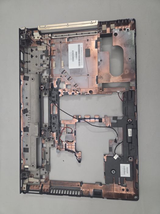 Sprzedam dolną obudowę  do Laptopa HP Probook 6560B