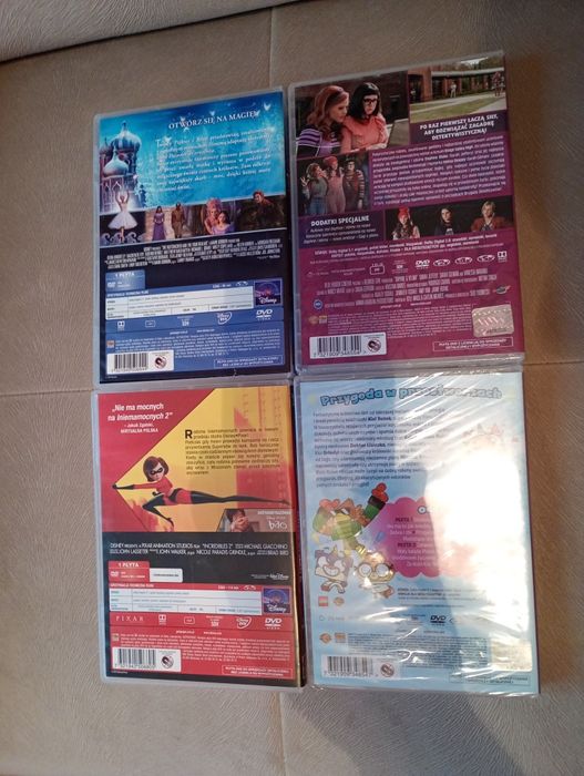 Płyty DVD 4 sztuki bajki