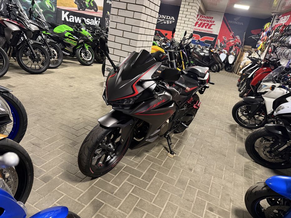 Японский мотоцикл Honda CBR400R. 2021г.