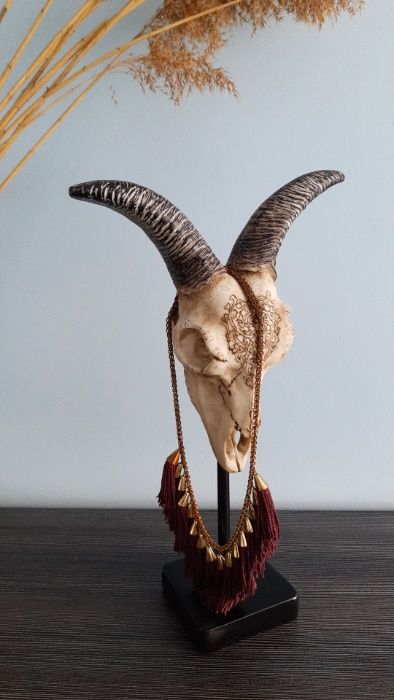 Naszyjnik z bordowymi chwostkami Pull & Bear