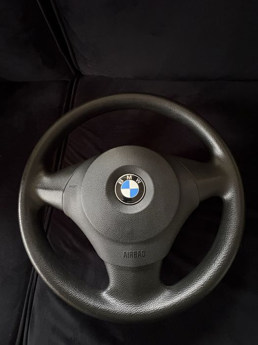 Kierownica bmw e87 e81 e90 seria 1 i 3 ladny stan