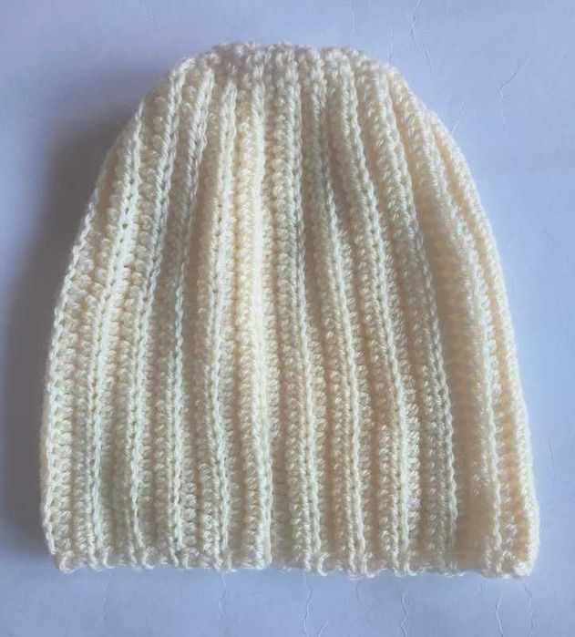 Beżowa czapka Handmade nowa