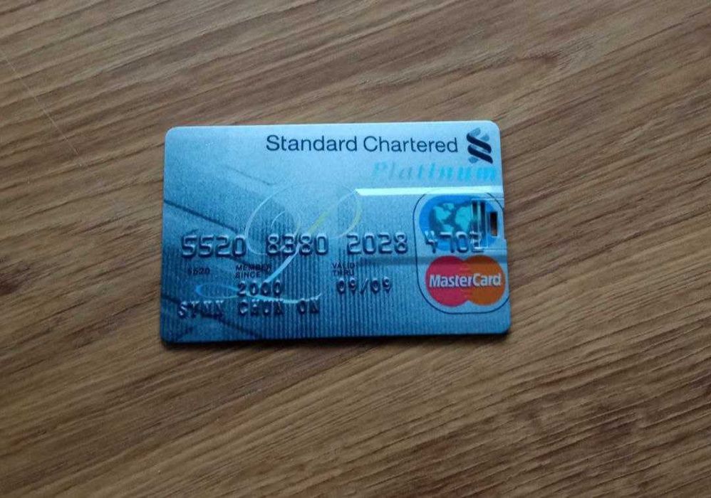 USB накопитель, флешка в виде кредитной карты 8 Гб