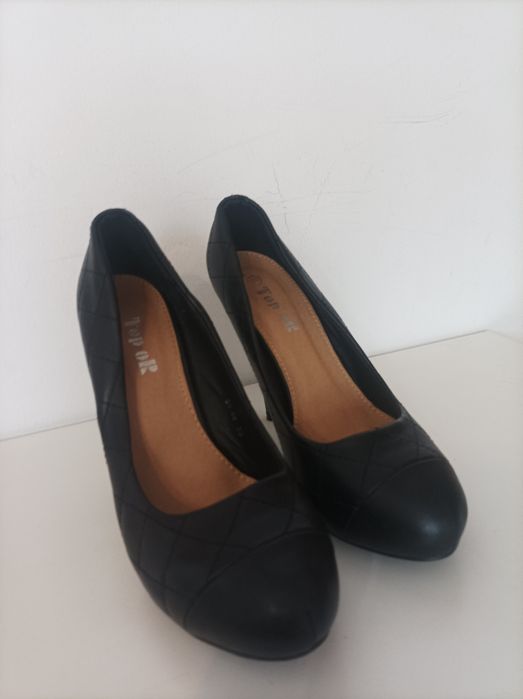 Buty czarne  zakryte obcas 10 cm rozm 39 skóra