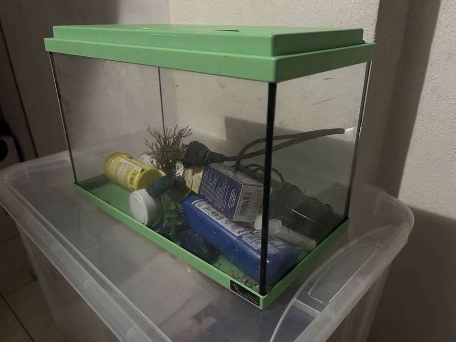 Aquario como novo.