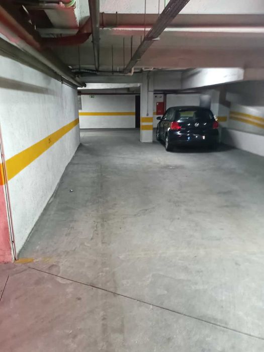 Arrendamento de Garagem na rua Manuel Rodrigues da Silva