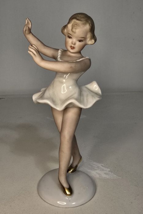 Старинная коллекционная фарфоровая статуэтка Capodimonte Каподимонте