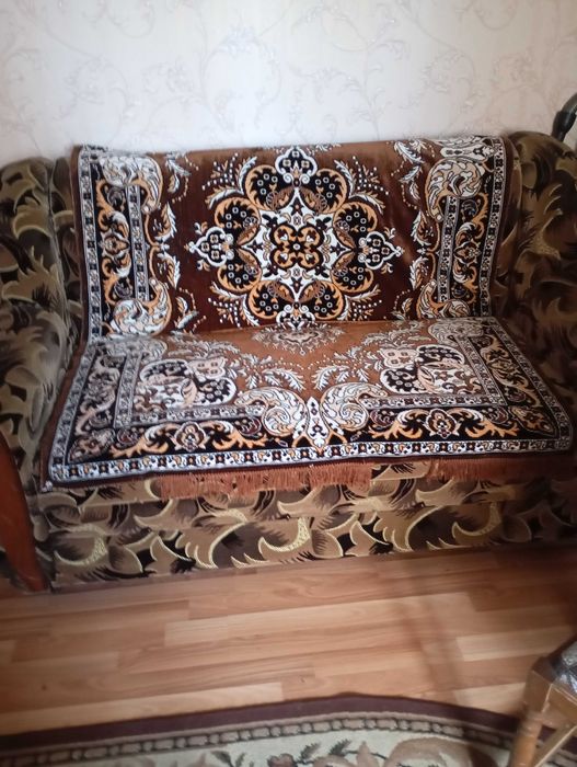 Диван з 2 розкладними кріслами