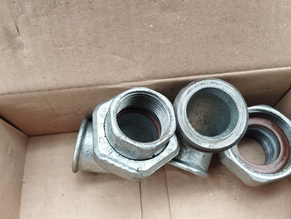 Углові чавуні "американки"