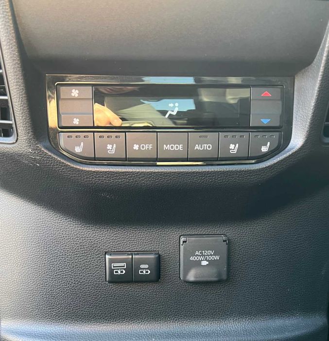 Toyota Sequoia 2022 VIN 7SVAAABA2PX005107 фото оголошення 13 з 22