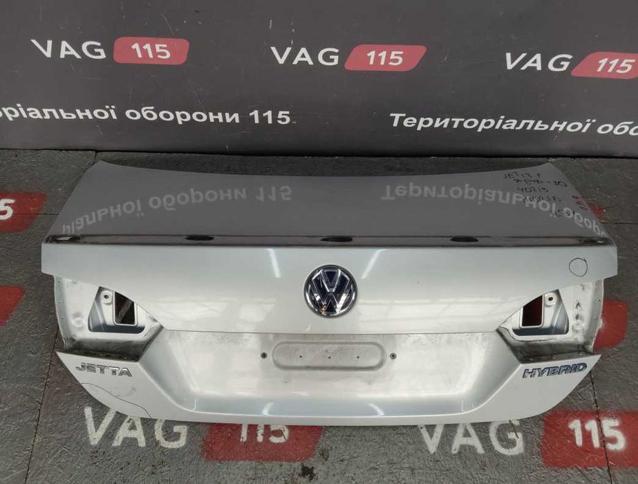 Крышка багажника седан дефект Jetta 11-14;