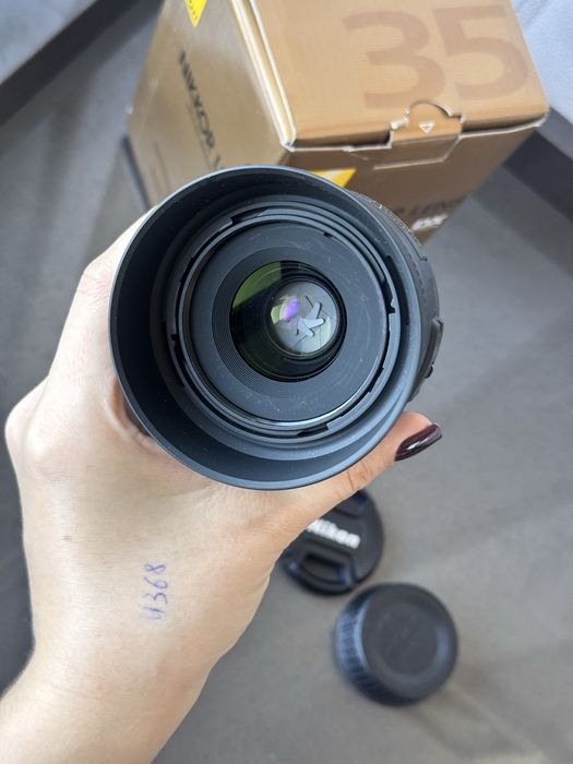 Объектив Nikkor lens af-s dx 35mm f/1.8G