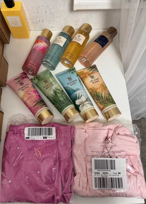 Піжами Victoria’s Secret котонова/сатинова.