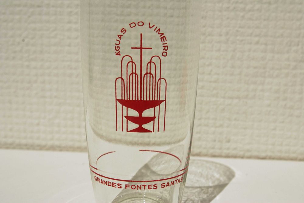 Copo antigo das Águas do Vimeiro. Grandes Fontes Santas