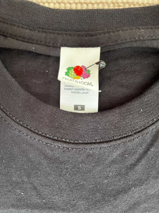 T-shirt exclusiva – Fruit of the Loom – S – Nova c/ etiqueta