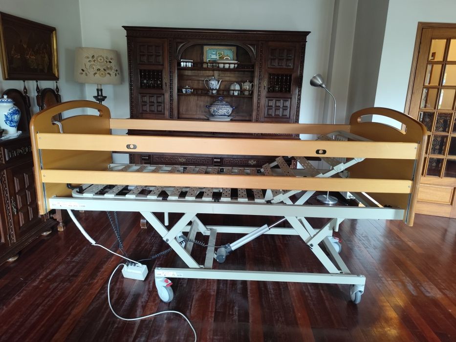 Cama articulada eléctrica de altura variável (pode ser desmontada)
