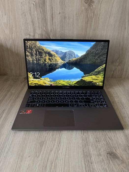 Ноутбук Ultrabook Asus VivoBook Ryzen 8 по 3.7Ghz 12GB SSD 256 RX Vega 8 FHD Подсветка клавиатуры