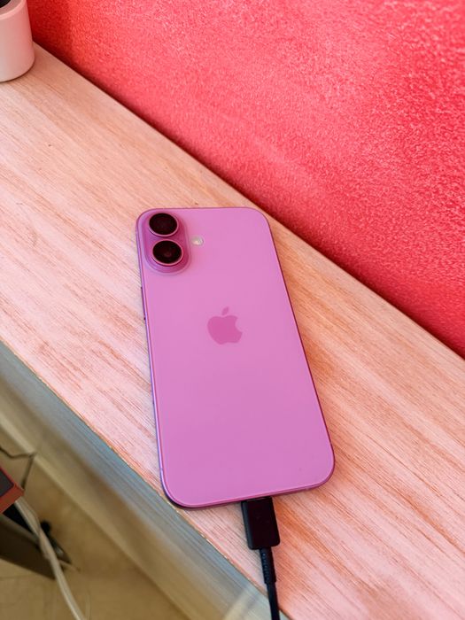 iPhone 16 128GB – Ecrã partido, totalmente funcional