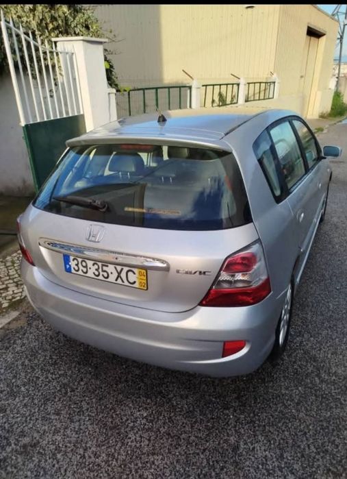 Vendo Honda Civic VIII Exclusive 1.7CDTI foto 4