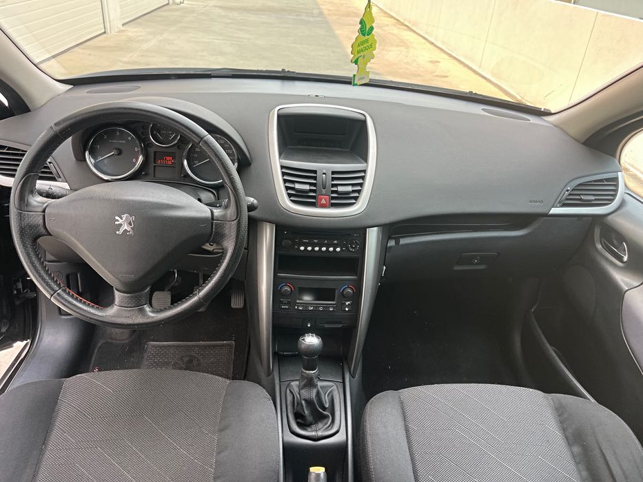 Peugeot 207 — fotografia 8