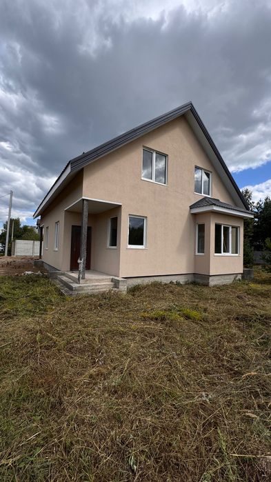 Продаж 1/2 будинку (дуплекс) 102 м2, 6 с земельної ділянки, Малютянка