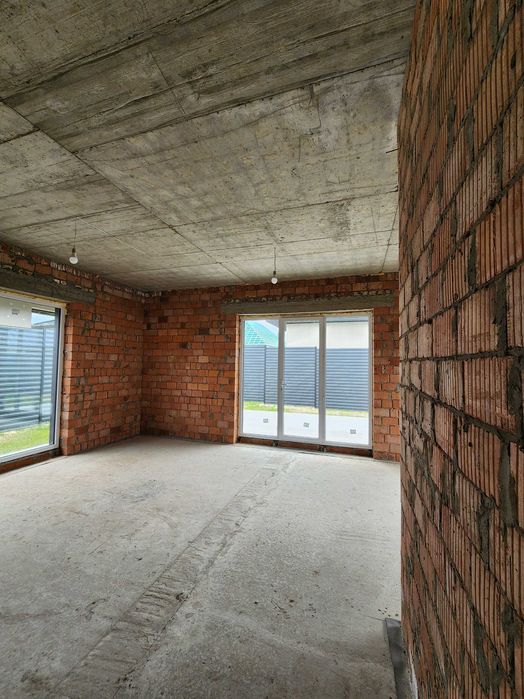 Від забудовника. Продам будинок. Світло, вода, газ, автонавіс.