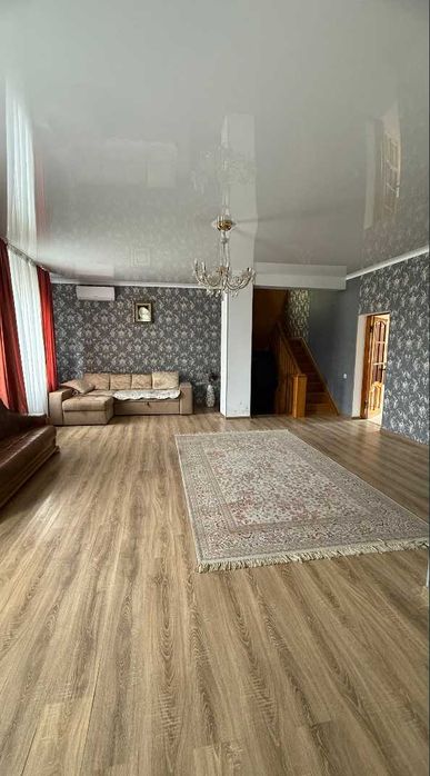 Продам будинок в Лісках з меблями та технікою на ділянці 9 соток