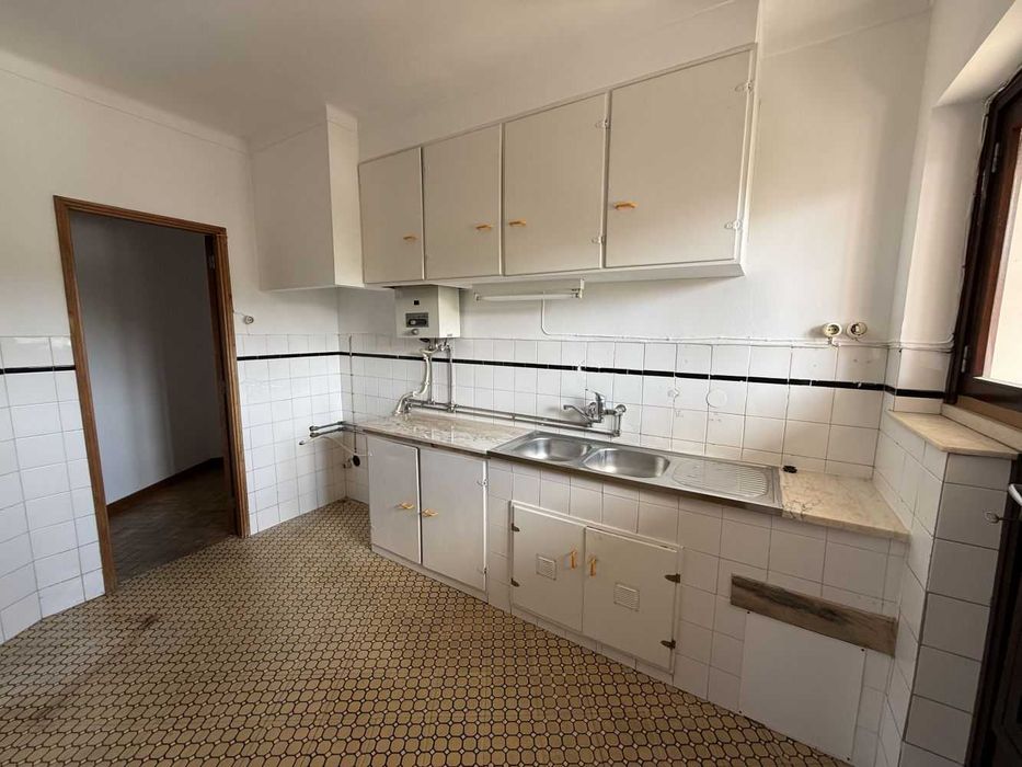 APARTAMENTO T4 EM COIMBRA