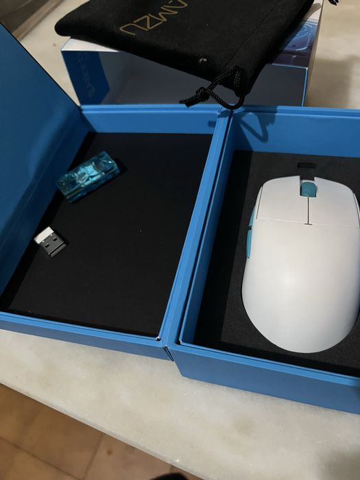 Mouse gaming lamzu atlantis mini