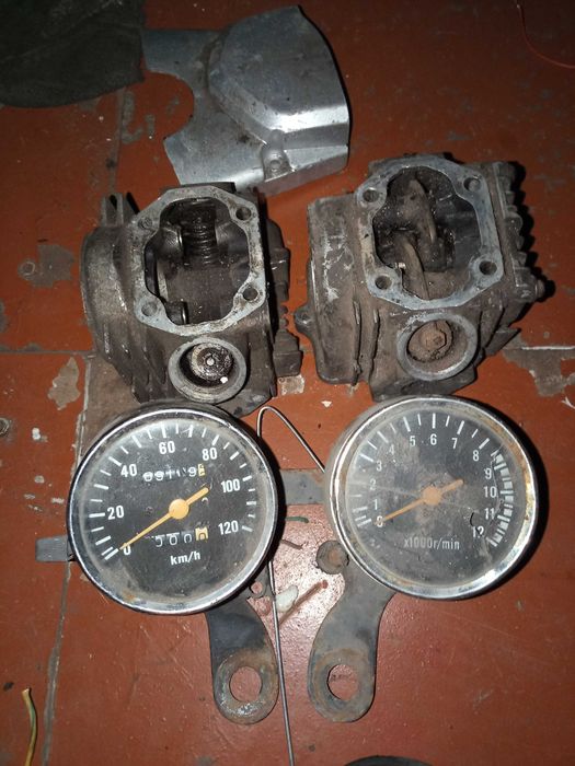 Продам запчастини на мопед альфа, дельта кришки запалення бокові