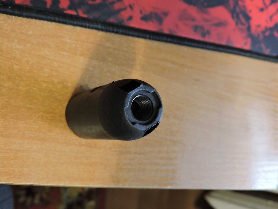 Патрон для лампочки E14