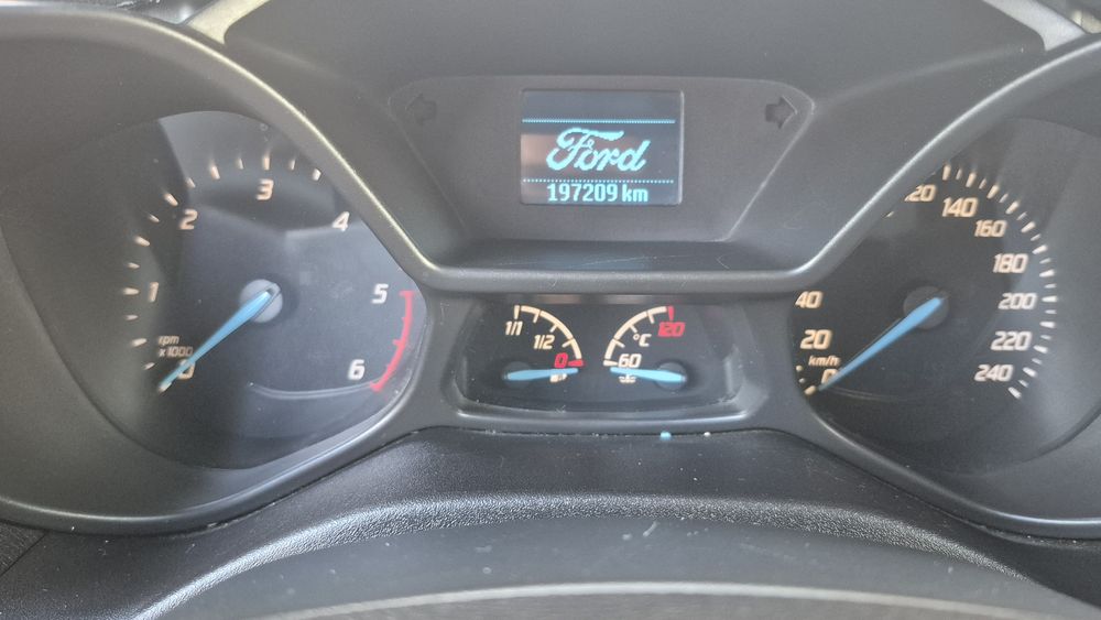 Ford Grand Tourneo 1.5 TDCi 7 Lugares  2017 com 197.000 km