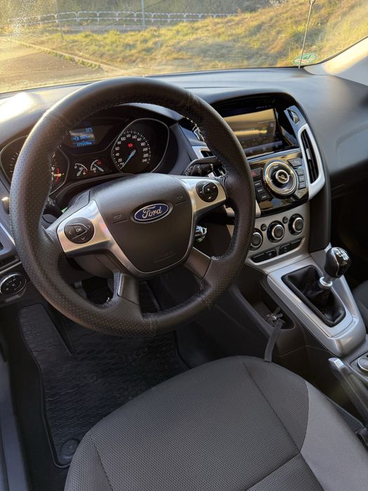 Ford Focus 2013r 125KM nowe turbo lakier w oryginale
